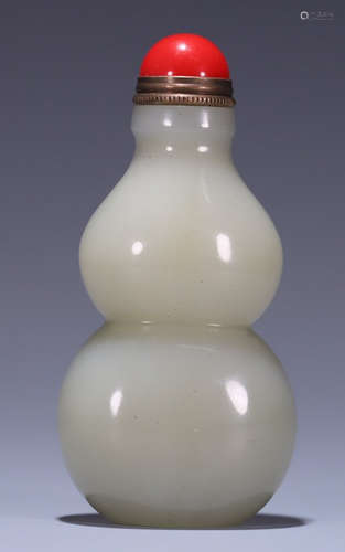 HETIAN JADE CARVED GOURD SHAPE SNUFF BOTTLE