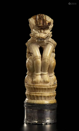 AN IVORY KRIS HANDLE Indonesia, 18th-19th century