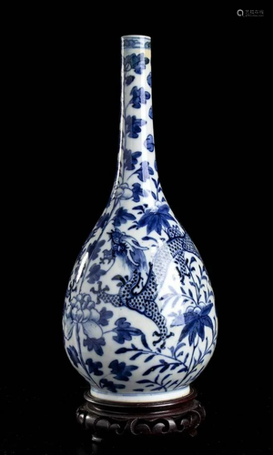 A 'BLUE AND WHITE' PORCELAIN 'DRAGONS' BOTTLE VASE