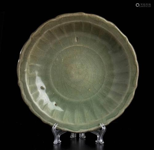 A CELADON GLAZED LONGQUAN CERAMIC DISH China, …