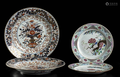 FOUR PORCELAIN DISHES China and Japan, 18th century