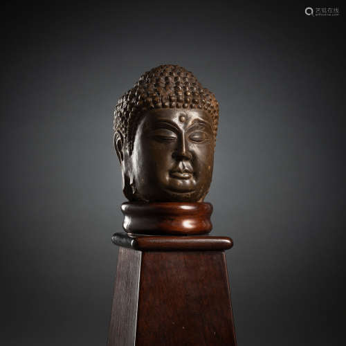 Kopf des Buddha Shakyamuni aus Kalkstein