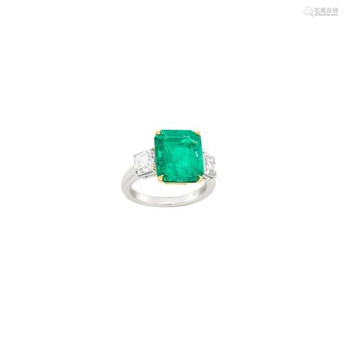 Harry Winston Platinum, Gold, Emerald and Diamond Ring