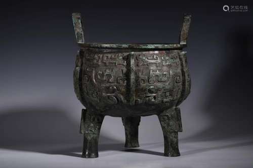 SHANG BRONZE AMPHORA TRIPOD CENSER