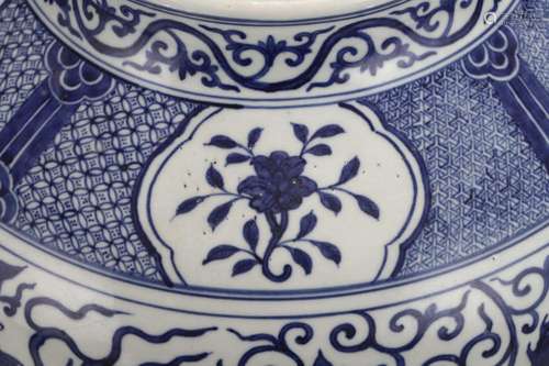 MING BLUE & WHITE DRAGON JAR