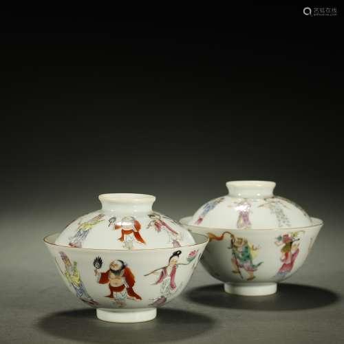 QING DYNASTY,A PAIF OF FAMILLE-ROSE GLAZED 