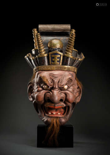 Sehr große Maske des Höllenrichters Enma aus Holz mit Lackau...