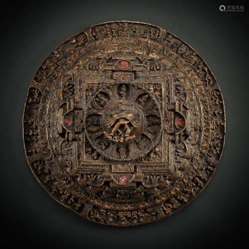 Grosses Mandala aus Bronze mit zentraler Darstellung des Hev...