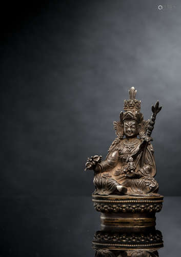 Feine Darstellung des Padmasambhava aus Silber auf Bronzelot...