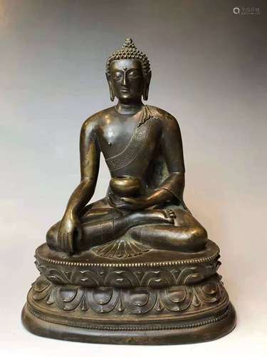 A BRONZE ALLOY FIGURE OF BUDDHA