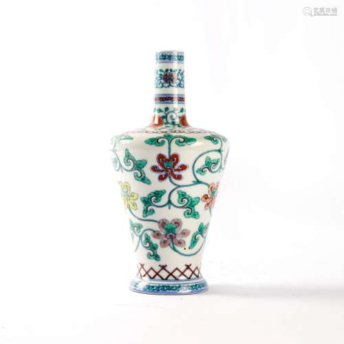 A Doucai Floral Mallet-Form Vase