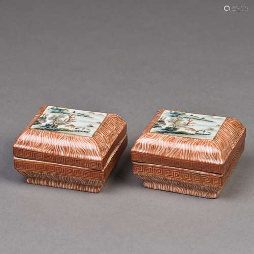 A PAIR OF PORCELAIN INK BOXES