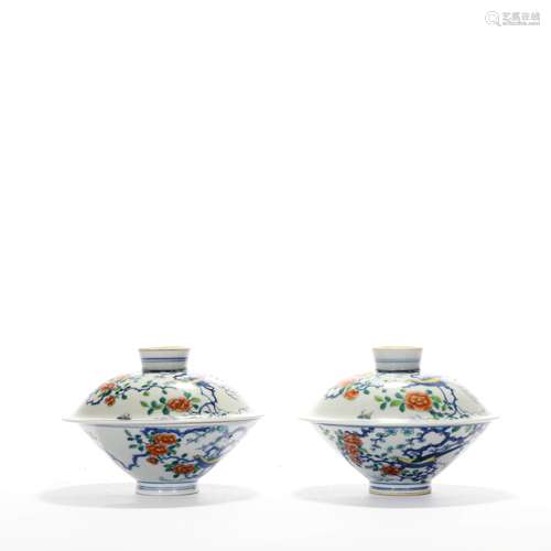 A Pair Of Doucai Flowers Bowls And Covers