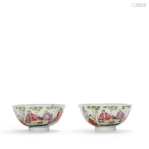 A Pair Of Famille Rose And Underglaze-Blue Figural Bowls