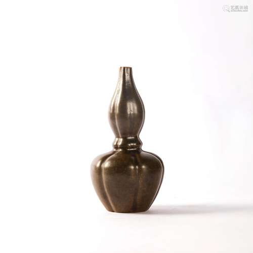 A Teadust-Glazed Double-Gourd-Shaped Vase