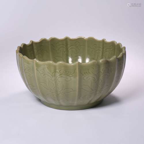 An Incised Longquan Kiln Floral Lotus-Petal-Mouth Bowl