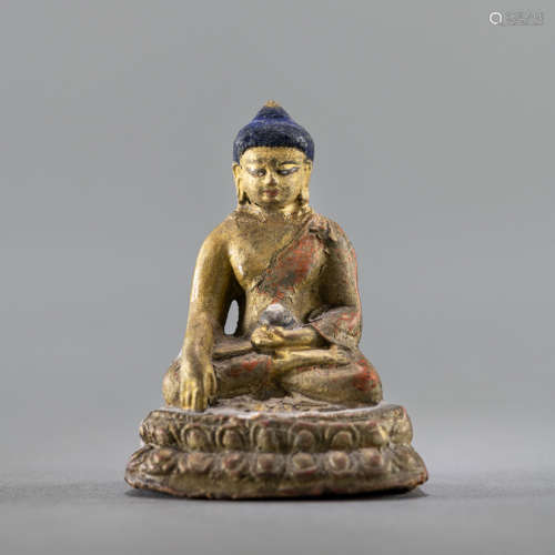 Tsa-tsa mit Lama-Darstellungen und ein kleiner Buddha Shakya...