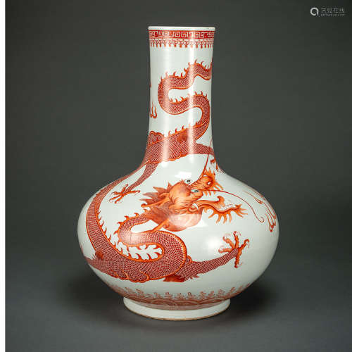 Große Vase mit eisenrotem Drachendekor aus Porzellan