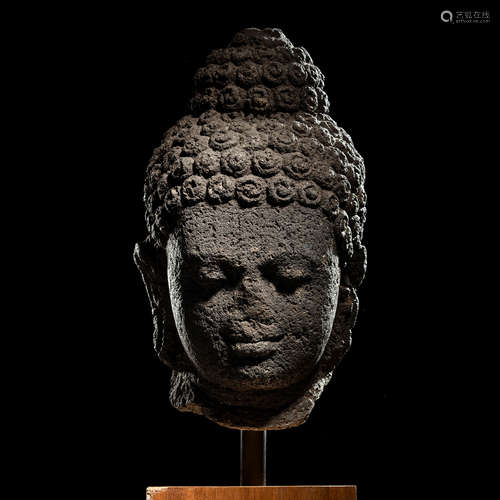 Feiner Kopf des Buddha aus Vulkangestein