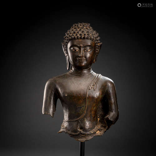 Büste des Buddha Shakyamuni aus Bronze mit eingelegten Augen...