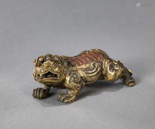 Papiergewicht aus Bronze in Form eines Qilong