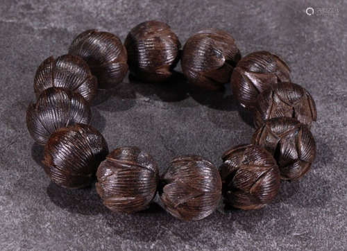 CHENXIANG WOOD STRING BRACELET WITH 12 BEADS