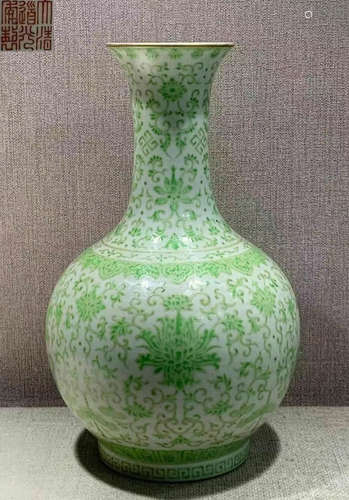 DAQINGDAOGUANGNIANZHI MARK GREEN&WHITE GLAZE VASE