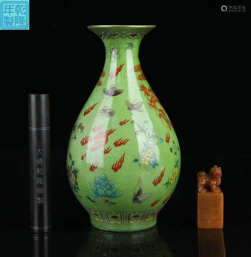 QIANLONGNIANZHI MARK FAMILLE ROSE GLAZE VASE