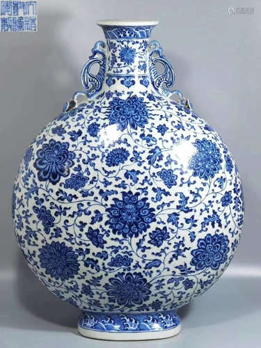 DAQINGQIANLONGNIANZHI MARK BLUE&WHITE GLAZE VASE