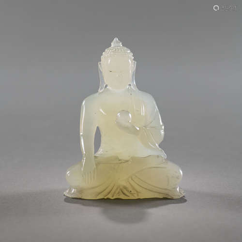 Figur des sitzenden Buddha aus leicht transparenter Jade