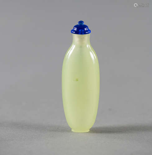 Schlanke Snuffbottle aus grünem Glas