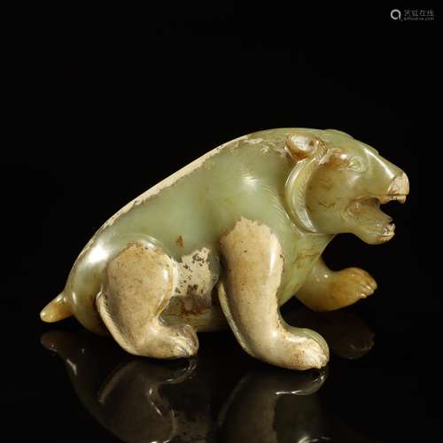 WARRING STATES PERIOD,A RARE JADE BEAR