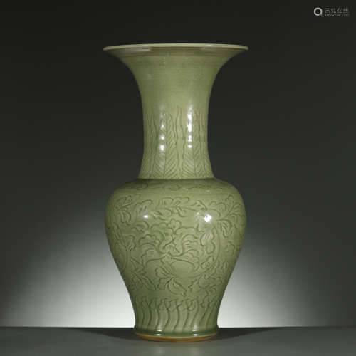 QING DYNASTY,LONGQUAN-CELADON CARVED VASE