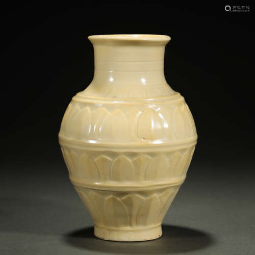 SONG DYNASTY,A MAGNIFICENT FINE DING-TYPE CARVED VASE