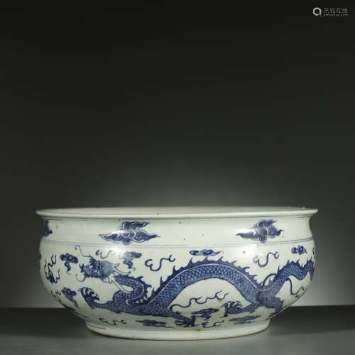 QING DYNASTY,A RARE LARGE BLUE AND WHITE GLAZED CENSER,（TWO ...