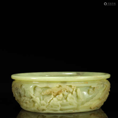 QING DYNASTY,A FINE HETIAN JADE CARVED BRUSH WASHER