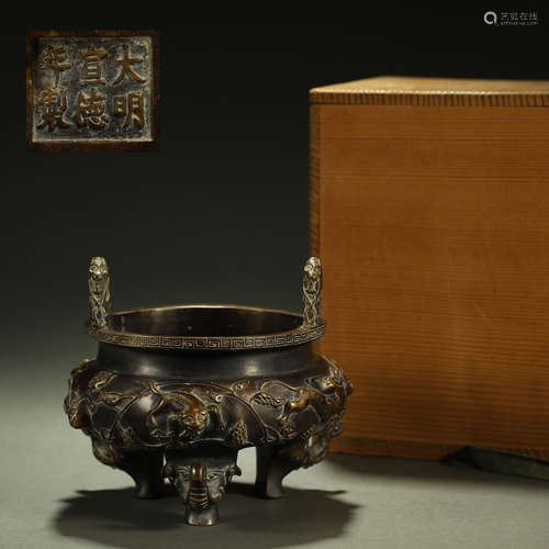 QING DYNASTY,A FINE BRONZE TRIPOD CENSER