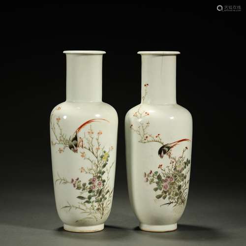 19TH CENTURY,A PAIR OF FAMILLE-ROSE VASES