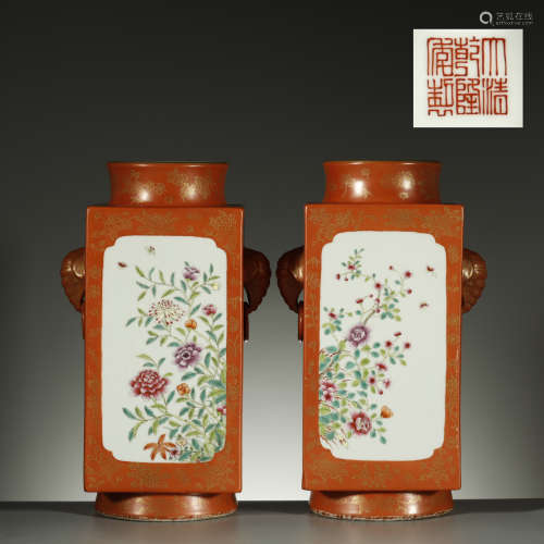 A PAIR OF CORAL-RED GROUND FAMILLE-ROSE VASES,QING DYNASTY