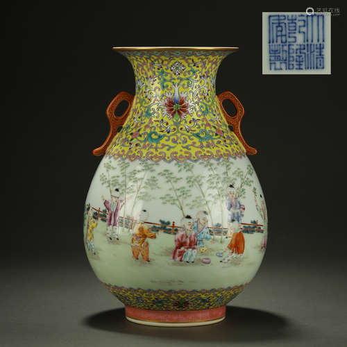 QING DYNASTY,FAMILLE-ROSE GLAZED VASE