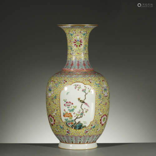 QING DYNASTY,FAMILLE-ROSE GLAZED VASE