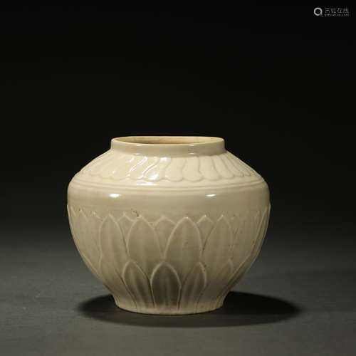 SONG DYNASTY,A FINE DING-TYPE CARVED VASE