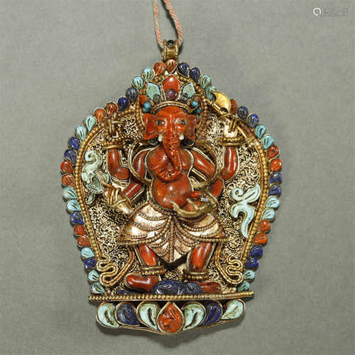QING DYNASTY,CORAL PARCEL-GILT SILVER PENDANT