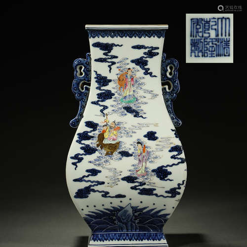 QING DYNASTY,BLUE AND WHITE FAMILLE-ROSE VASE