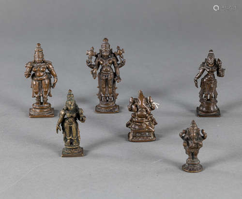 Gruppe von sechs Bronzefiguren, u. a. des Ganesha