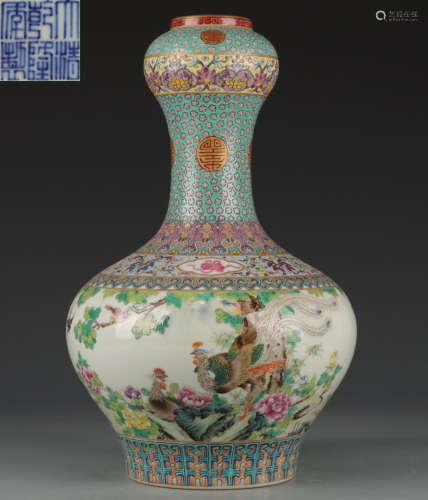 QIANLONG MARK FAMILLE ROSE GLAZE VASE