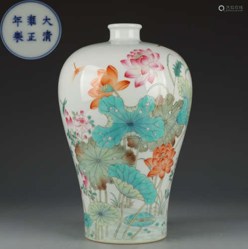 YONGZHENG MARK FAMILLE ROSE GLAZE VASE