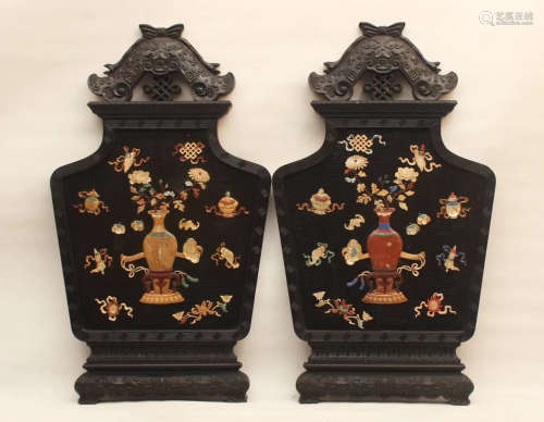 PAIR OF LACQUER ZITAN WOOD WITH GEM DECORATED GOURD SCREENS