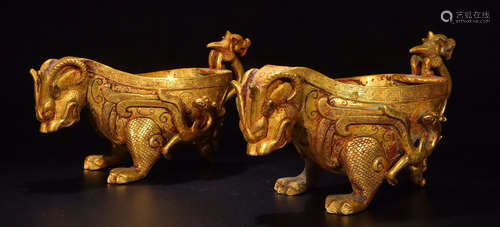 PAIR OF BEAST SHAPE CUPS