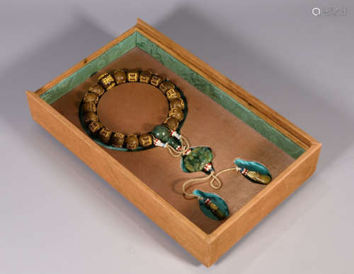 CHENXIANG WOOD WITH GILT DECORATED BRACELET